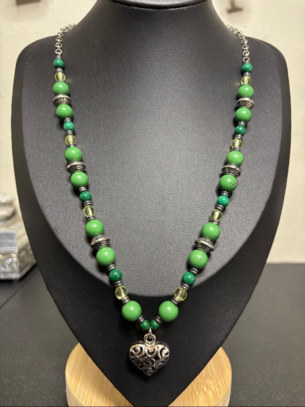 Green Beaded Necklace Silver-tone Filigree Heart Pendant Necklace